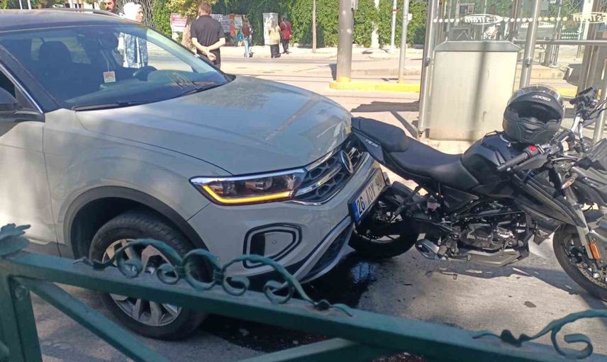 Eskişehir trafiğinde duruşun bedeli: yayalara yol veren motosikletliye arkadan çarpma