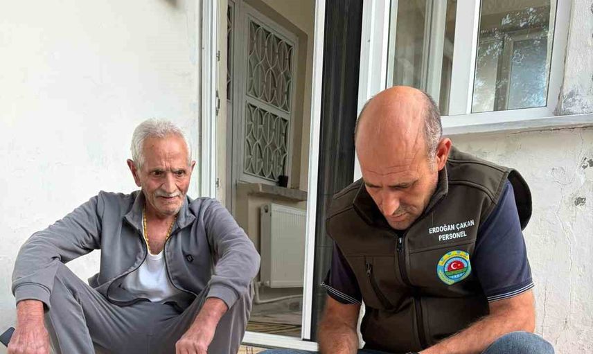 Malazgirt ziraat odası evde hizmet vererek yaşlı çiftçinin ÇKS başvurusunu tamamladı