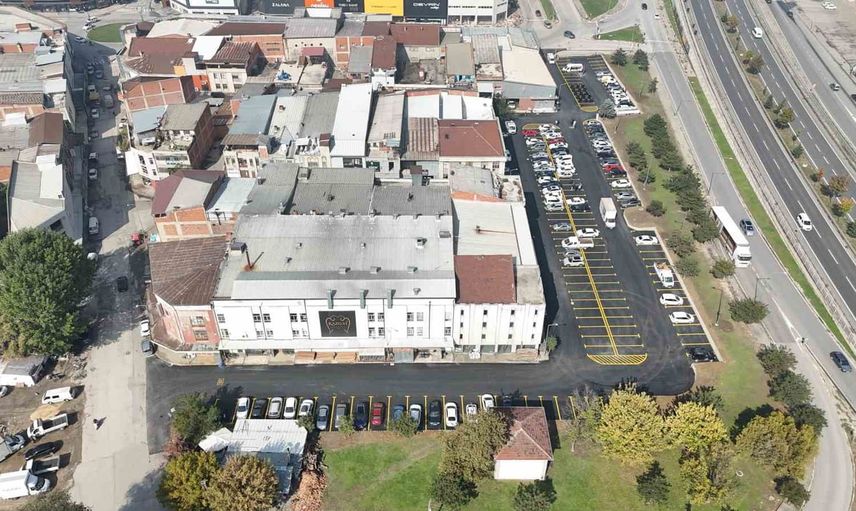 Mobilya caddesine nefes veren 165 araçlık otopark hizmete girdi