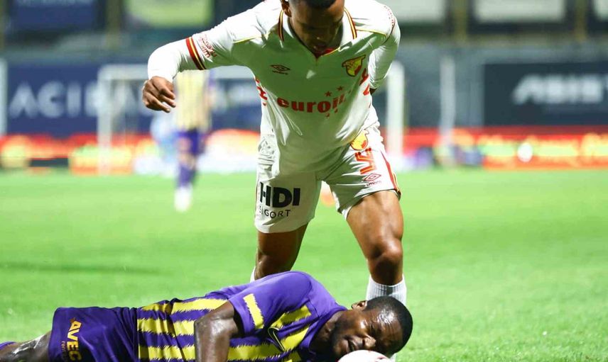 Eyüpspor 9. dakikada eksildi, Göztepe penaltıyla üstünlük sağladı