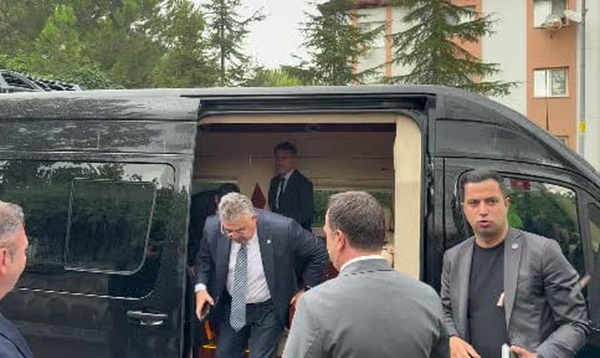 Bakan Çiftçi Kocaeli'de cuma namazı sonrası vatandaşlarla buluştu