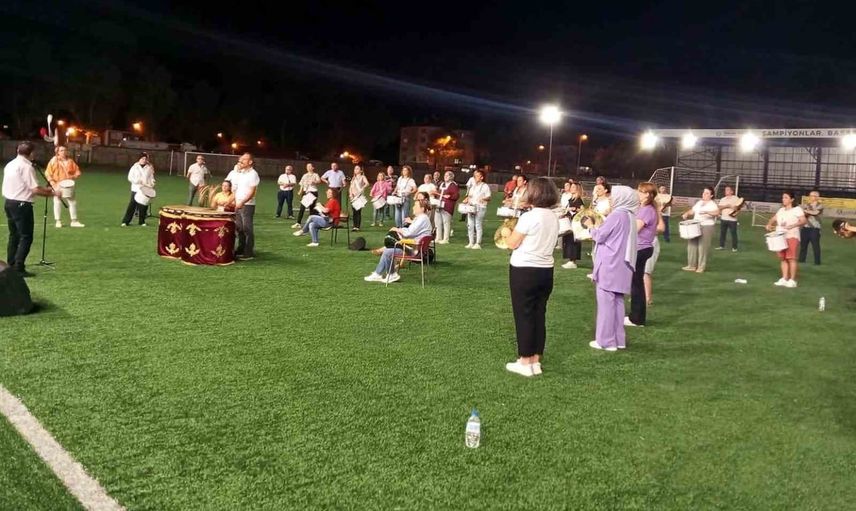 Altın biber festivalinde bir ilk: mehter, kadın bandosu ve ritim grubu aynı sahnede