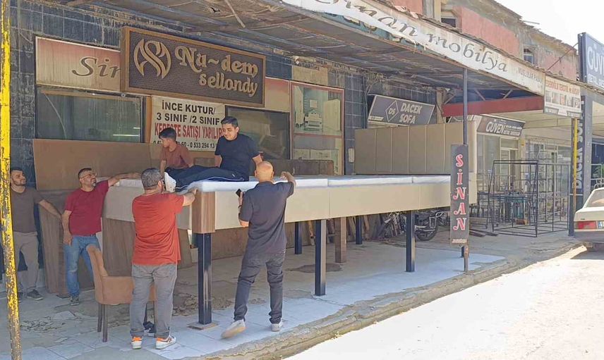 İnegöl ustalığıyla 9 günde hazırlanan dev mobilyalar Almanya'da sergilenecek