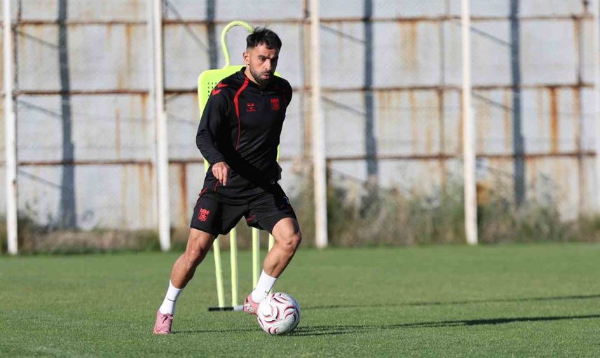 Sivasspor antalyaspor maçı öncesi taktik prova yaptı