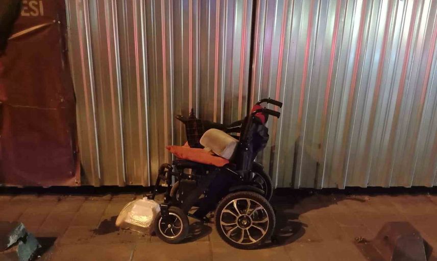 Balıkesir'de yaya geçidinde tekerlekli sandalyesiyle geçen engelli vatandaş hayatını kaybetti