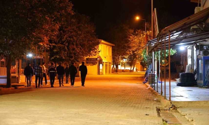 kavga sırasında vurulan polis memuru yaşamını yitirdi