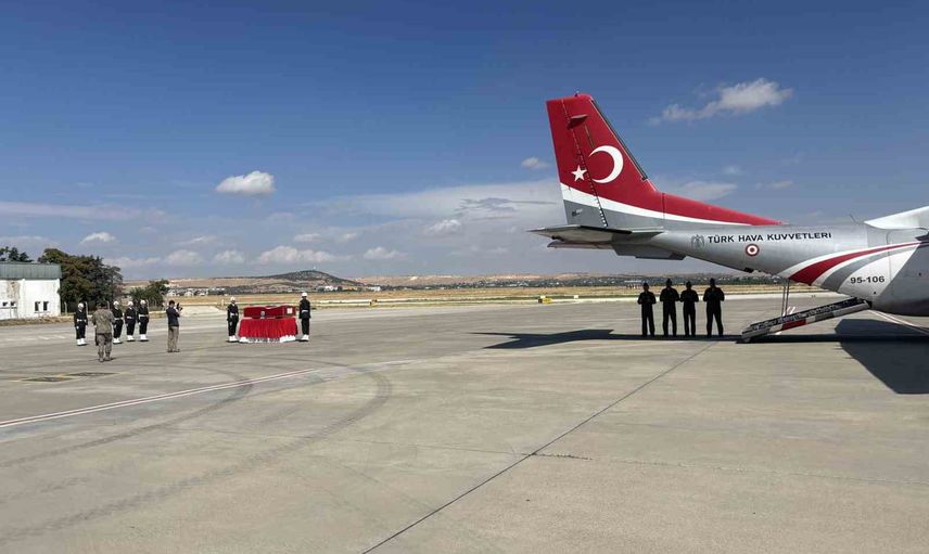 Görev sırasında rahatsızlanan tankçı uzman çavuşun cenazesi Elazığ'a uğurlandı