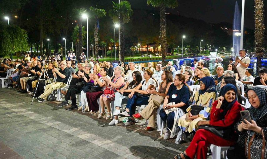 Kültürpark'ta müzikle zafer coşkusu