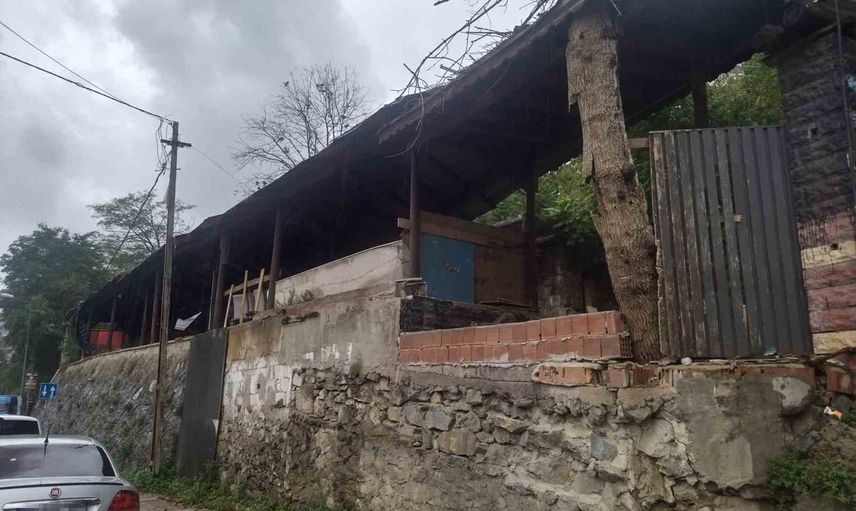 Beykoz Çubuklu'da boşaltılan dükkan sahibi Ağaoğlu'na tepki: üç yıldır çivi bile çakılmadı