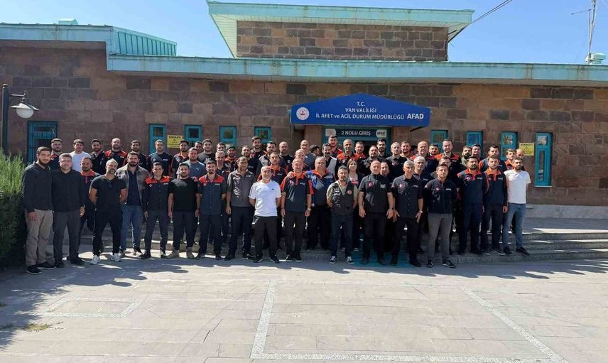 Van'da AFAD ekipleri 36 saatlik kesintisiz sınavla müdahale yeterliliğini teyit etti
