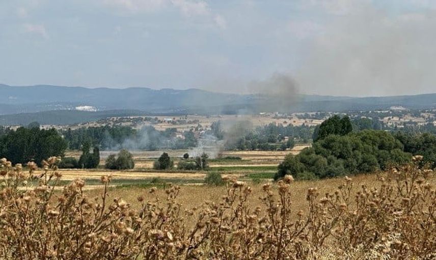 Tavşanlı'da tarım arazisinde çıkan yangın yaklaşık 10 dönümü tahrip etti