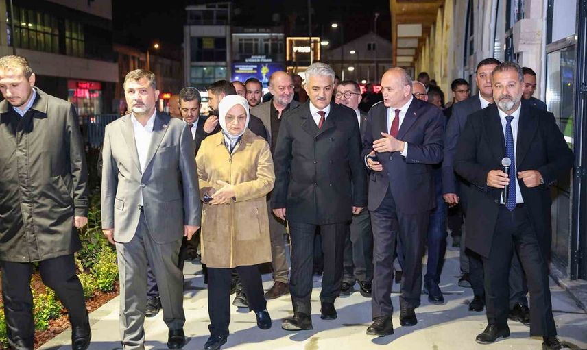 Cedidiye meydanı'nda 51 çarşı dükkanı yatırımcılara tanıtıldı