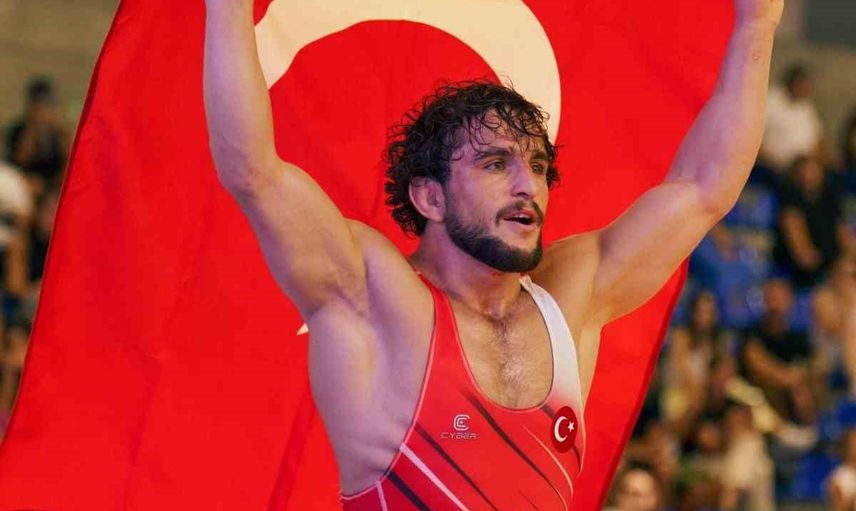 Taranto'da altın randevu: Ahmet Duman 65 kiloda şampiyon