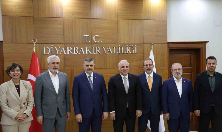 Valilikte gün başladı: Çiftçi'nin Diyarbakır temasları