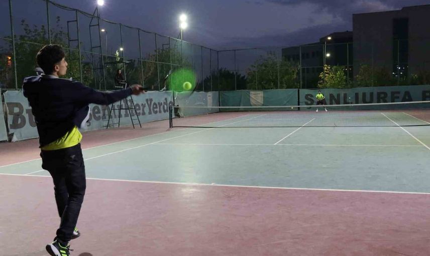 Urfa kortlarında Cumhuriyet neşesi: 140 sporcu üç kategoride yarışıyor