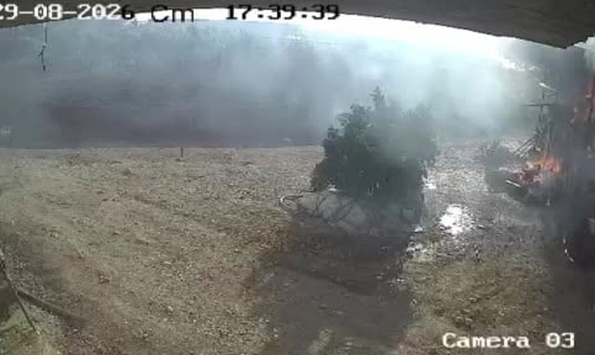 Park halindeki traktör kısa devreyle kendi kendine çalışıp yangına neden oldu