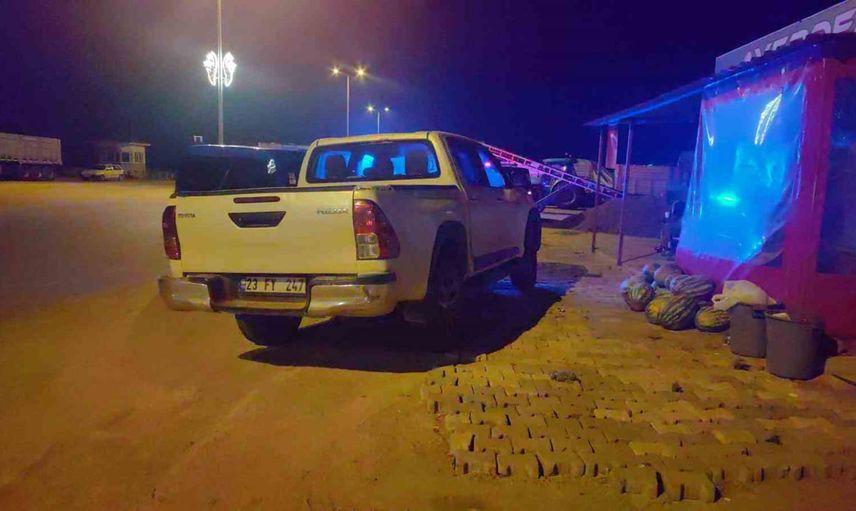 Yurtbaşı yolunda gerilim: bıçak ve pompalı tüfekle üç kişi yaralandı