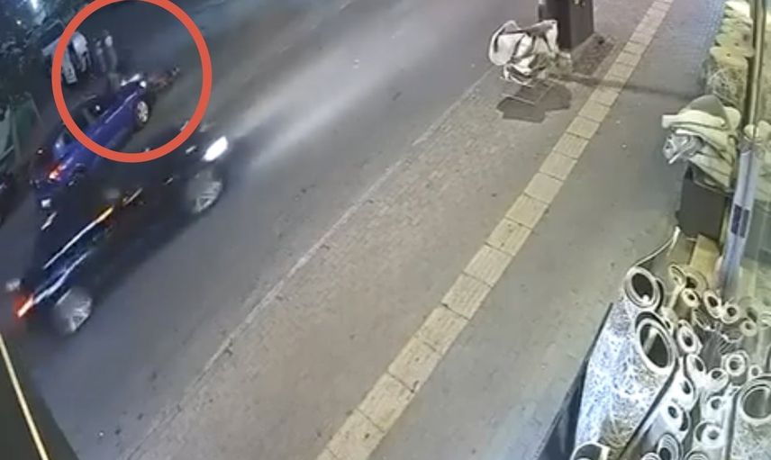 Motokuryenin bursa'da otomobille çarpışma anı güvenlik kamerasında