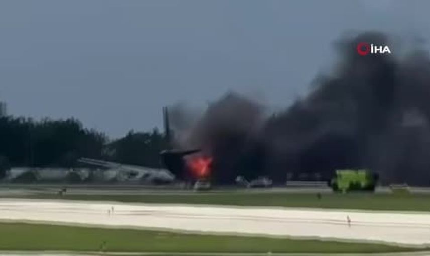Miami'de inişe geçen Amazon Air uçağı pistten çıkarak durdu