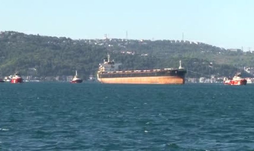 Saldırı iddiaları sonrası Anna-S İstanbul Boğazı'ndan eskort eşliğinde geçti