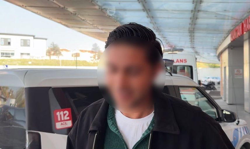 Sınav telaşı kamerada: basın mensubuna saldıran şüphelinin hastanedeki gülüşü