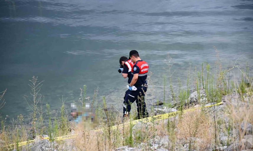 Su kıyısında kaybolan genç, Vezirköprü'de baraj gölünde ölü bulundu