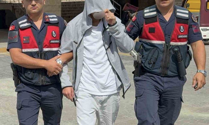 Samsun'da 16 yaşındaki çocuğun evinde 808 sentetik ecza ele geçirildi
