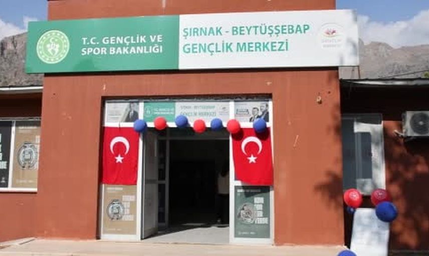 Beytüşşebap'ta öğrencilerin 29 ekim temalı eserleri ilgi gördü