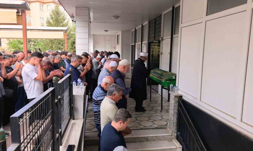 Bursa'da tırla çarpışan iki genç için son veda