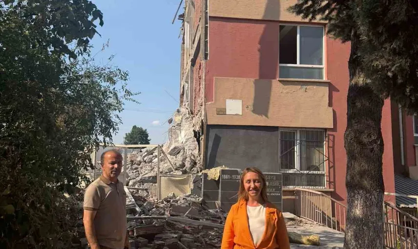 Güvenlik gerekçesiyle yıkım başladı: Pazaryeri'nde Atatürk Ortaokulu yeniden tasarlanıyor