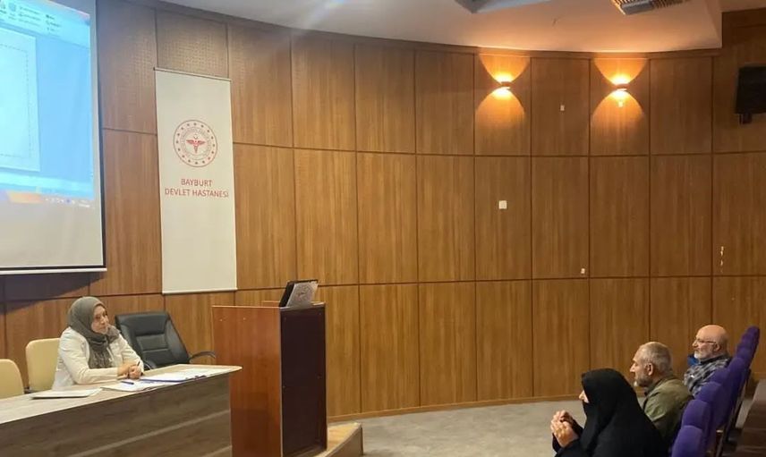 Bayburt'ta diyabet okulu mezunları hastalık yönetimi konusunda eğitim aldı