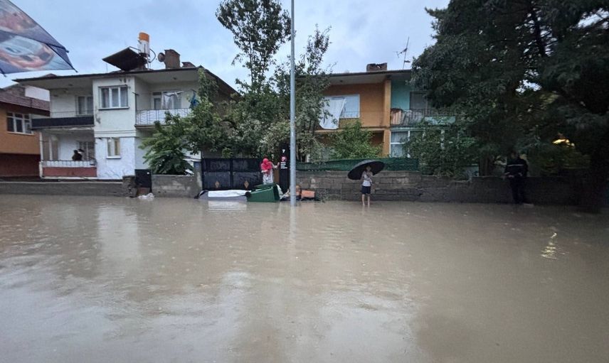 Erzincan'da yoğun yağış altyapı sorunlarını bir kez daha görünür kıldı