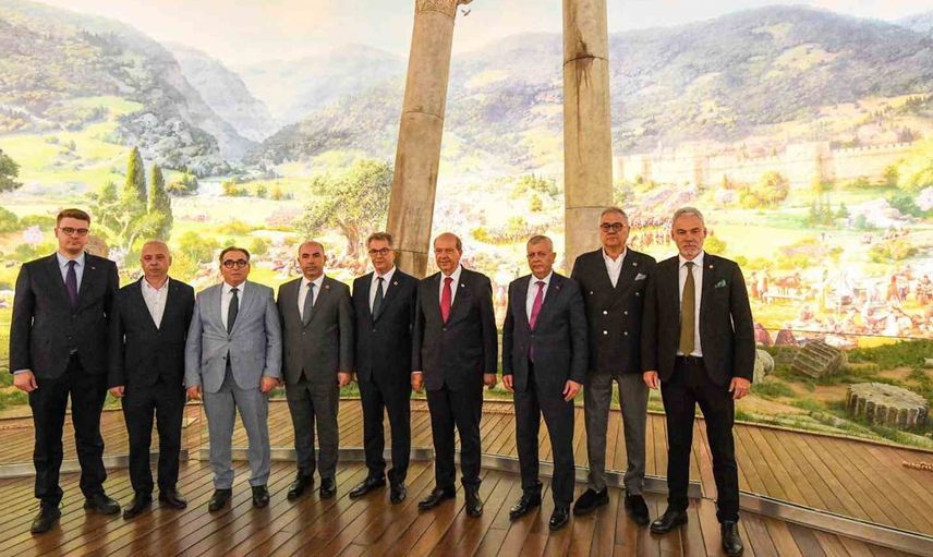 Ersin Tatar Bursa'da panoramik tarih turu ve kütüphane açılışı daveti