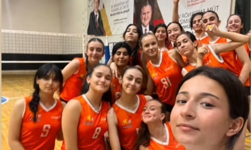 Malatya rüzgârı: ANALİG'de ilk 8'e yükselen kadın voleybol takımı