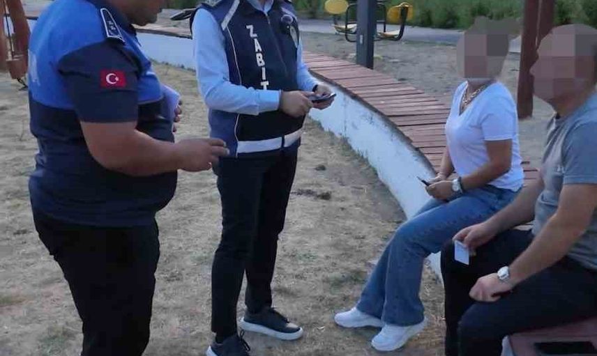 Süleymanpaşa parklarında izmarit ve kabuk bırakanlara zabıta müdahalesi