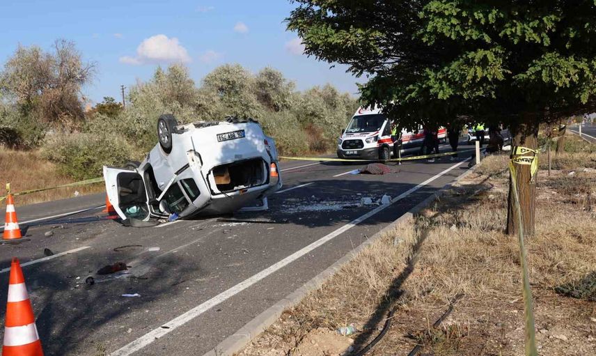 Refüje çarpan hafif ticari araç takla attı: Hacıbektaş'ta 1 ölü, 2 yaralı
