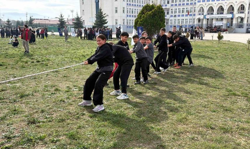 Gökyüzüne 103 uçurtma: Bolu'da cumhuriyet coşkusu
