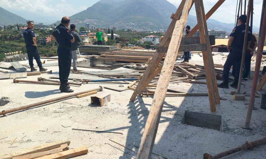 Alanya'da canlı yayınlanan intihar girişimi: iki kadın hastanede