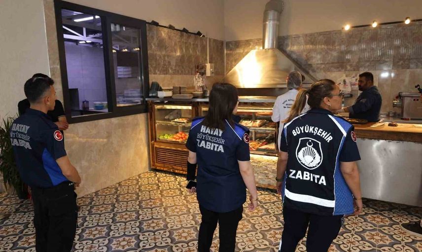 Huzur için 284 binden fazla denetim: Hatay zabıtası 15 ilçede etkin kontrol sürdürüyor