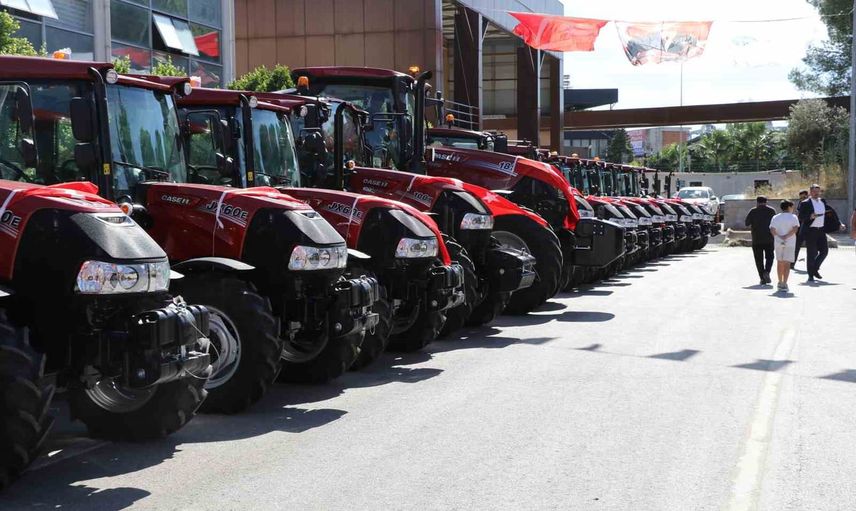 Antalya'nın yollarına 89 yeni hizmet aracı
