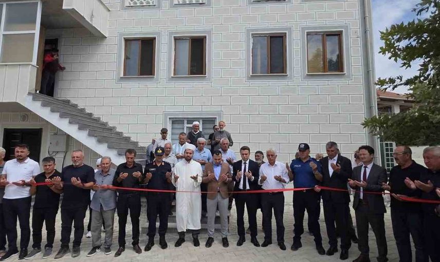 Karaburun köyü camisi yıkımdan sonra yeniden ibadete açıldı
