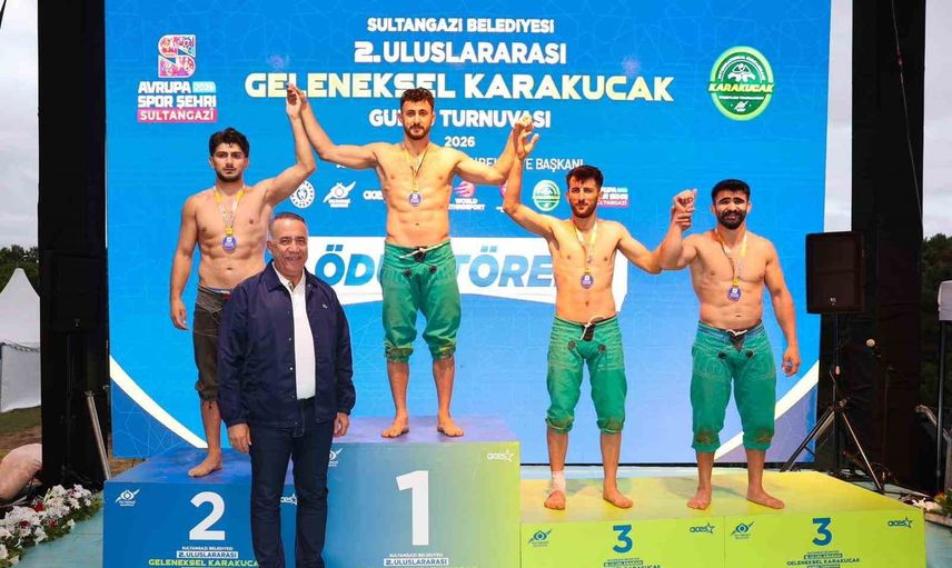 Geleneksel karakucak Sultangazi'de yükseldi: 15 ülkeden 1.200 sporcu kıyasıya yarıştı
