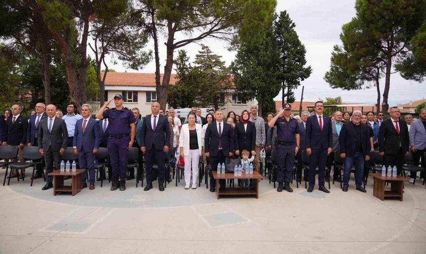 ayvalık’ta ilköğretim haftası kutlandı: yeni okul yatırımları ve personel desteği öne çıktı