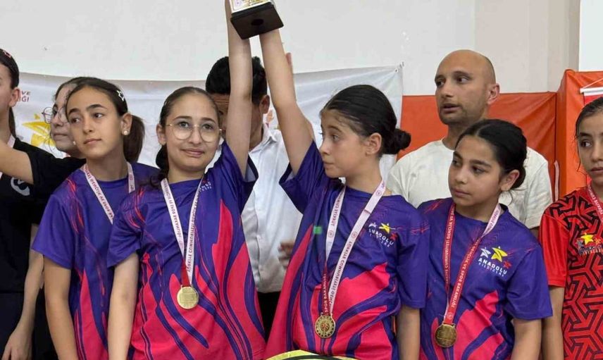 Kayseri masa tenisinde grup şampiyonluğu ve final yolculuğu