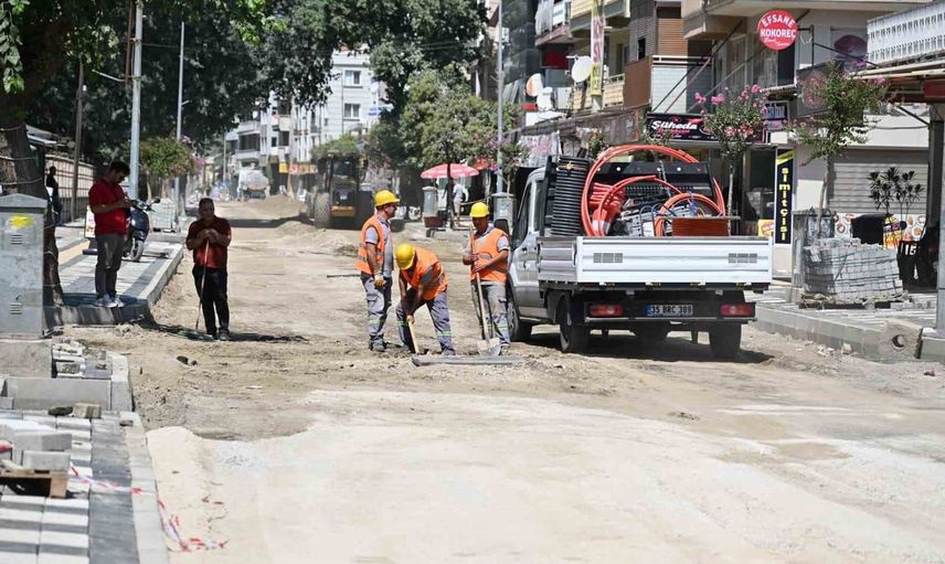 Salihli'de ulaşım konforu için dört caddeye sıcak asfalt çalışması
