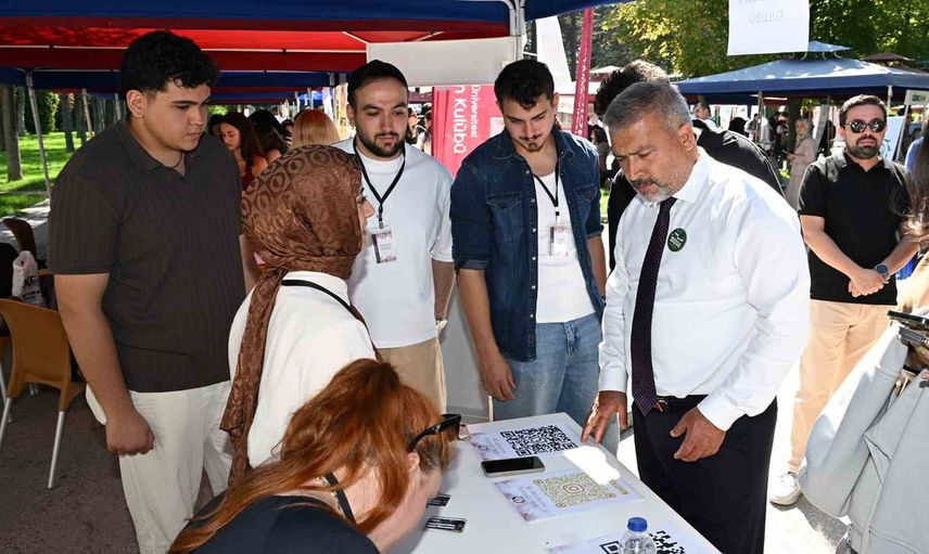 Kulüplerle buluşma: Anadolu Üniversitesi'nde yeni dönemin renkli açılışı