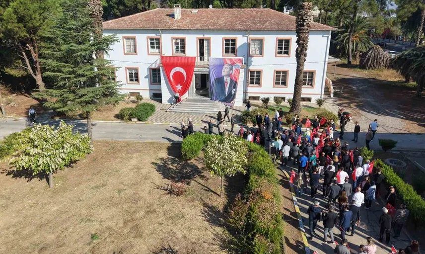 Nazilli'de Atatürk'ün gelişinin 89. yılı sümerbank mirasıyla anıldı