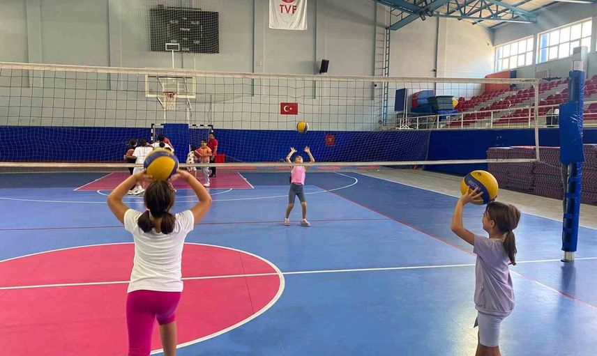 Germencik'te çocukların enerjisiyle süren yaz spor kursları