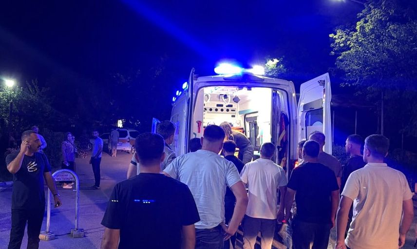 Kahta'da caddeyi geçen 77 yaşındaki adama otomobil çarptı
