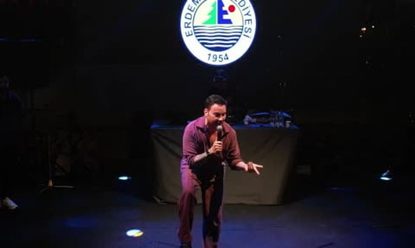 Sahilde konser gecesi: Sinan Akçıl Erdemli'yi coşturdu